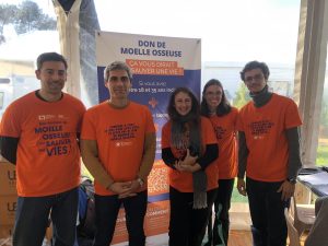 Don de moelle osseuse : mobilisés près de Bordeaux, ils cherchent leurs « veilleurs de vie »