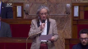 Dons aux associations : les députés transforment la 'niche Coluche' en crédit d'impôt