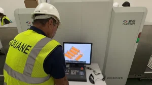 Douanes: en immersion avec le premier rempart contre l'ice