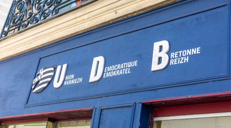 E brezhoneg - L'Union Démocratique Bretonne veut décentraliser  - ICI