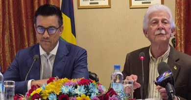 EN DIRECT : Conférence de presse du Premier ministre adjoint