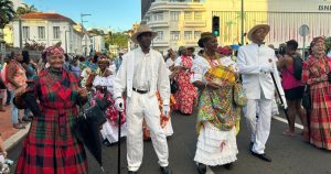 [EN IMAGES] Une parade à Fort-de-France pour célébrer la tenue traditionnelle martiniquaise