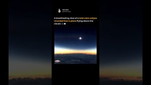 Ăclipse solaire totale vue depuis un hublot : un moment unique ! đâïž