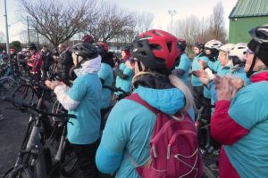 "Elle a fait découvrir le vélo à mon fils", une randonnée cycliste pour Cindy Morvan tuée par balle chez elle par la compagne de son ex-conjoint