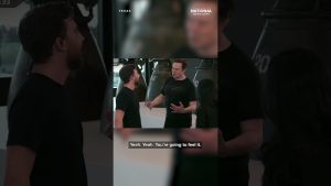 Elon Musk fait une apparition lors du lancement de SpaceX