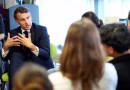 Emmanuel Macron annonce l'élargissement de l'interdiction du téléphone portable au lycée
