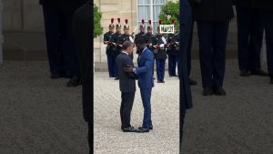 Emmanuel Macron reçoit Bassirou Diomaye Faye à l'Élysée