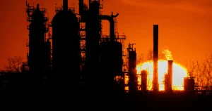 En 2025, l'addiction mondiale aux énergies fossiles alimente toujours les émissions de CO2