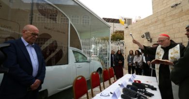 En Cisjordanie, une "papamobile" transformée en clinique pour Gaza