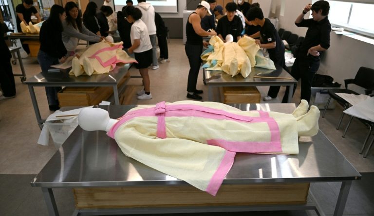 En Corée du Sud, des morts solitaires et tout un business derrière