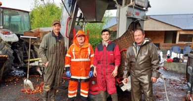 En Normandie, Jérôme presse les pommes de ferme en ferme pour le cidre : "Cette année, c'est du jamais vu"