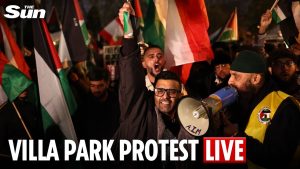 En direct : Manifestation devant Villa Park avant Aston Villa - Maccabi