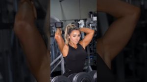 Entraînement inspirant d'une belle fitness girl ❤️