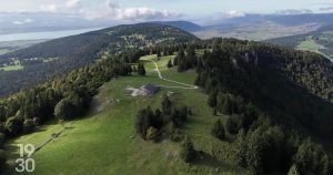 Entre vaches et restauration, les métairies forment un patrimoine vivant de l'Arc jurassien | RTS