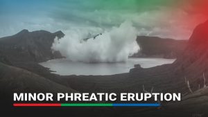 Éruption phréatique au cratère du sommet du Taal