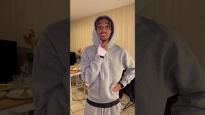 Expulsé d'un quartier à cause de ma tenue 😞