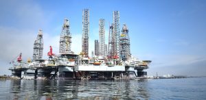 Exxon Mobil et Chevron affichent une solide performance malgré les défis estivaux