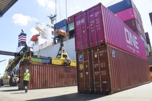 Face à la crise, certaines entreprises "survivent" grâce aux exportations