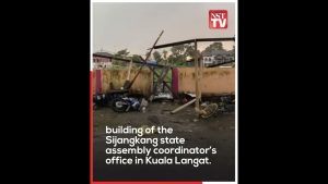 Femme piégée dans un bâtiment effondré lors d'une tempête à Kuala Langat