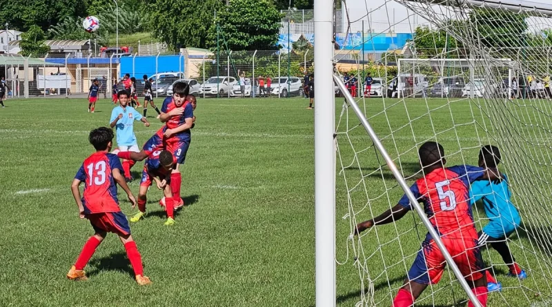 Football : l'Aiglon s'impose à la 22ème édition du tournoi de la ville de Schoelcher des U12 & U13