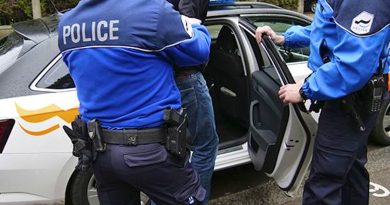 Fribourg: Deux automobilistes sans permis pincés en une heure