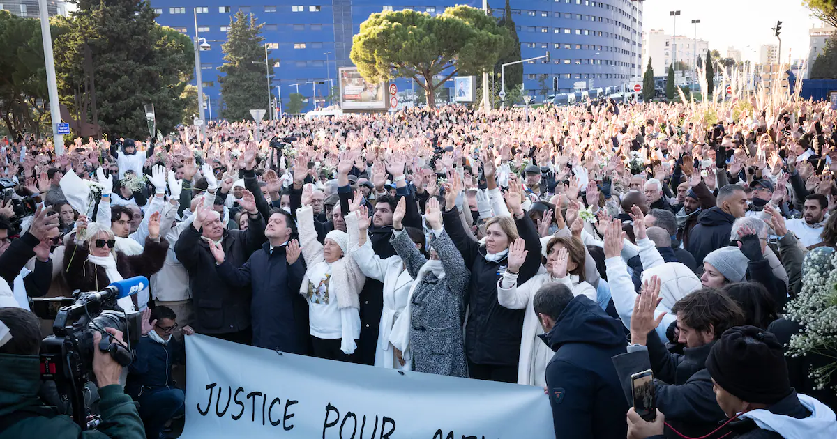 «Solidarité à Marseille : des milliers de citoyens soutiennent la famille Kessaci contre le narcotrafic»
