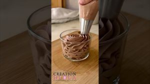 Ganache montée au chocolat noir : un délice irrésistible