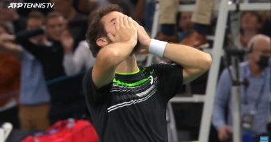 Hugo Gaston bat Carlos Alcaraz au Rolex Paris Masters 2021 dans une ambiance de folie.