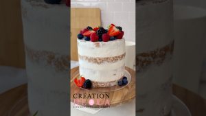 Gâteau Nu aux Fruits Rouges et Chantilly Mascarpone