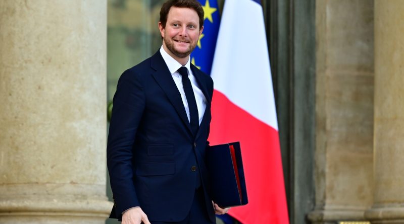 Clément Beaune propose de consacrer 1 % du PIB au « made in Europe » pour la défense