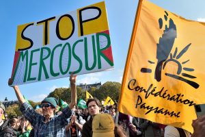 Mobilisation de la Confédération Paysanne contre le Mercosur.