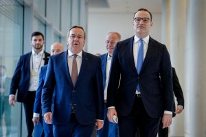 Le parlement allemand présente un projet de service militaire obligatoire | Euractiv FR