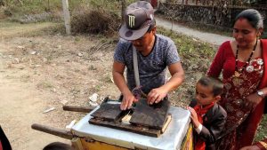 Glaces du Monde : Un homme à la crème en Inde, Thaïlande, Népal