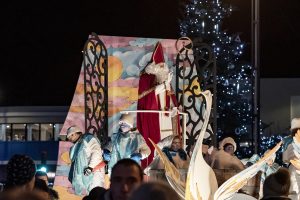 Golbey célèbre Saint-Nicolas : “Le Petit Prince” débarque dans le cortège !