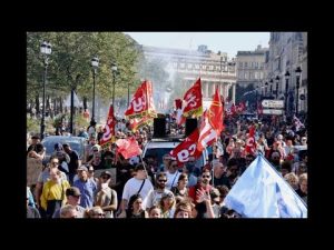 Grève du 18 septembre : les manifestants interpellent Macron