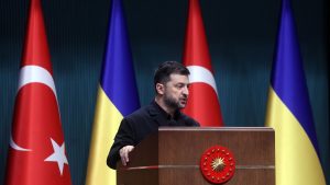 Guerre en Ukraine : après l'annonce d'une "nouvelle version améliorée" du plan américain, Zelensky salue les avancées des pourparlers mais estime qu'une "paix réelle" nécessite "beaucoup plus"