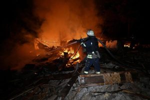 Guerre en Ukraine : nouvelle attaque massive russe contre des infrastructures énergétiques ce samedi, un mort