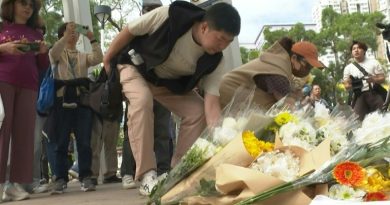 Hong Kong à l'heure du recueillement après l'incendie qui a fait 128 morts