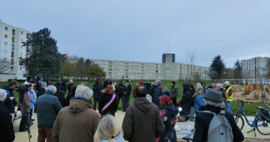 Hommage à Mehdi Kessaci : une cérémonie émouvante à Poitiers