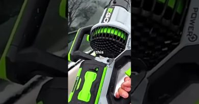 Il a plongé dans une rivière inondée et m'a poursuivi en justice.