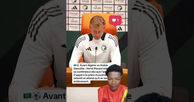 Il interrompt la conférence après l'appel à la prière