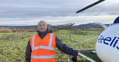 Ils changent 88 pylônes et 95 km de câbles électriques entièrement… par hélicoptère