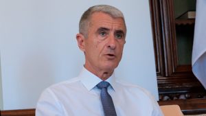 Indemnité “discriminante” pour une offre d'emploi : le préfet reconnaît une annonce “maladroite” et parle d’erreur administrative