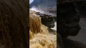 Inondations : vidéos virales des eaux déchaînées