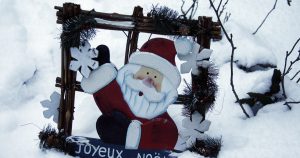 Insolite. Le maire de cette commune de la Loire rend obligatoire la bonne humeur pour les fêtes