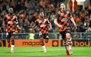 « J’ai grandement apprécié la seconde mi-temps ! » Le FC Lorient rassure avec un match référence en renversant un Nice toujours malade