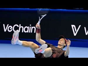 Jannik Sinner exprime ses émotions après le match à 5M$