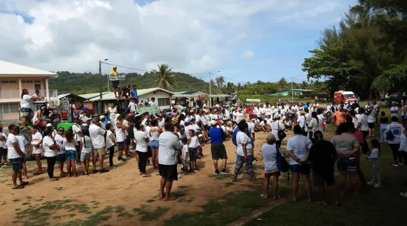 "Je n'ai jamais vu une marche comme ça à Tubuai" : 400 personnes mobilisées pour soutenir Willy Vaiho