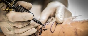 "Je pense qu’il y a plus d’une centaine de victimes" : plusieurs professionnels escroqués par des faux salons du tatouage