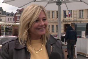 "Je suis bien au milieu des marchés de France" : Flavie Flament pose ses caméras à Saint-Quentin pour sa nouvelle émission